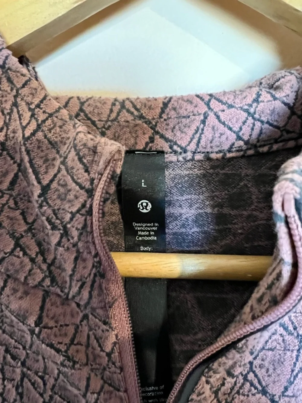 Lululemon men’s full zip with hood size Large